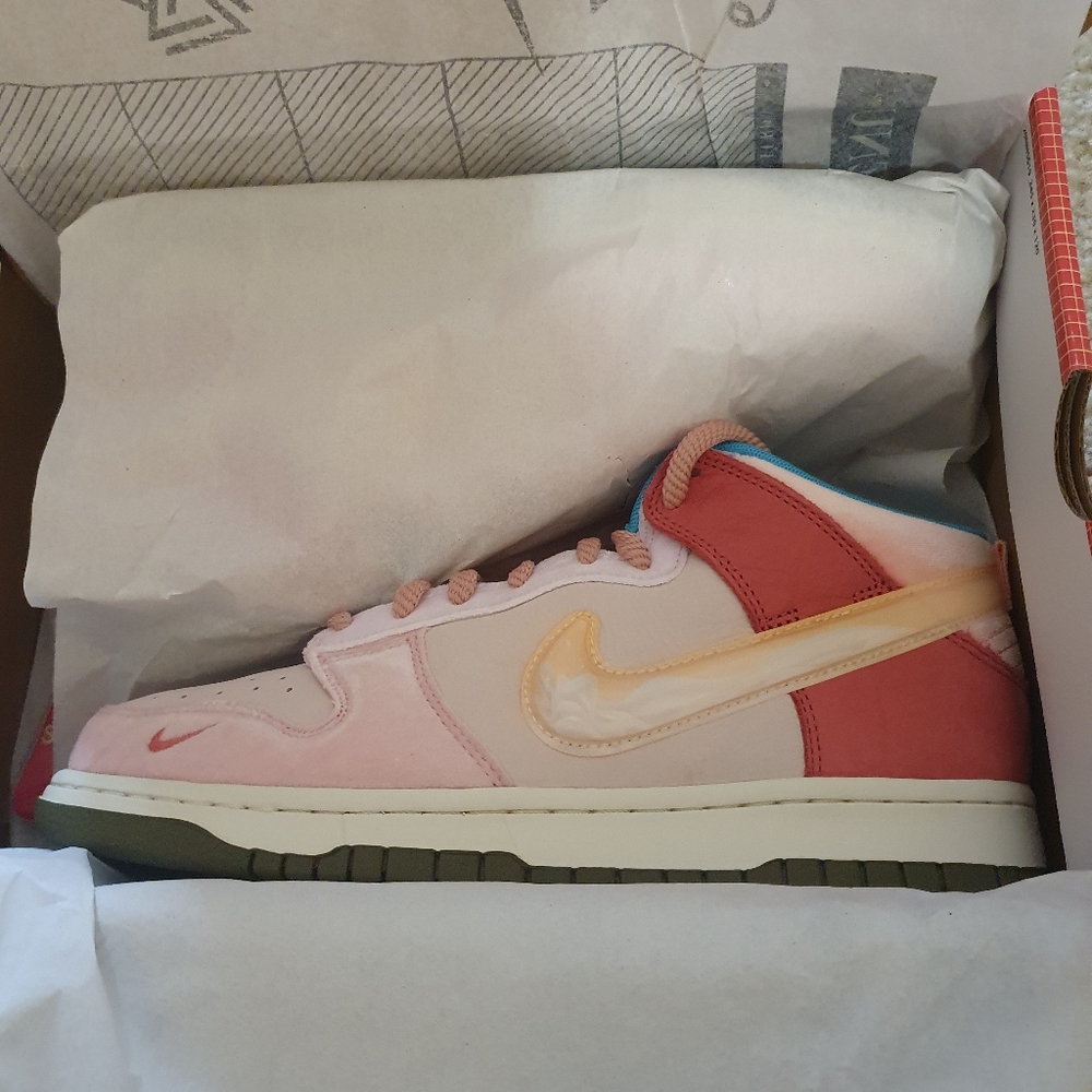 Nike Social Status Dunk Mid